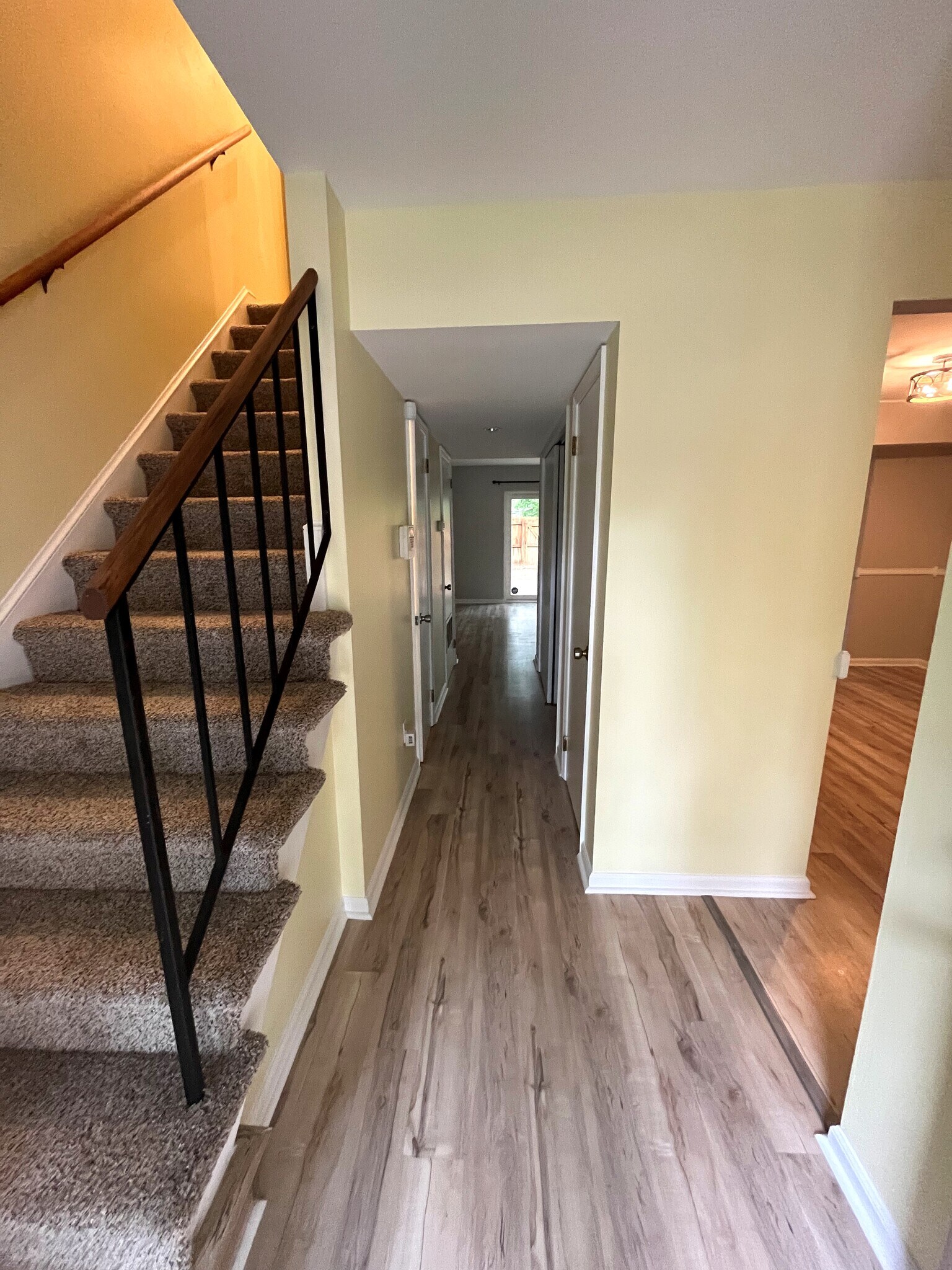 Entry - 1035 Willow Green Dr