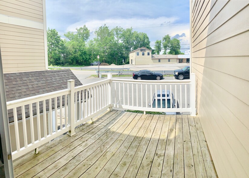 Building Photo - 405 Treyson Ln