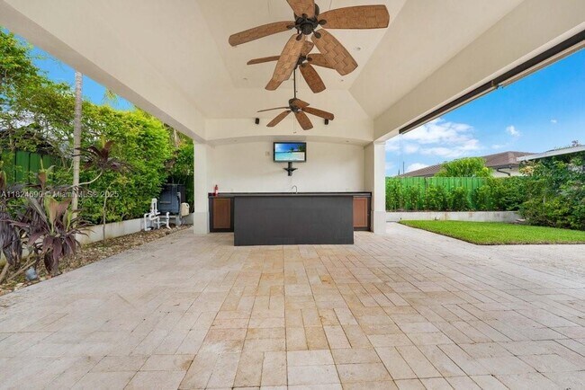 Building Photo - 4321 SW 95th Ct