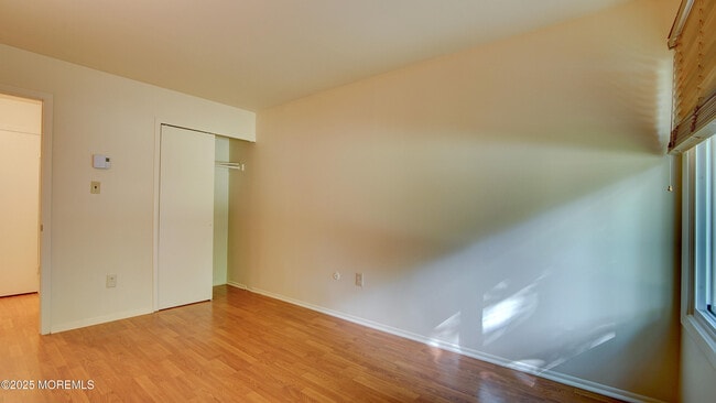 Building Photo - 138 Amberly Dr