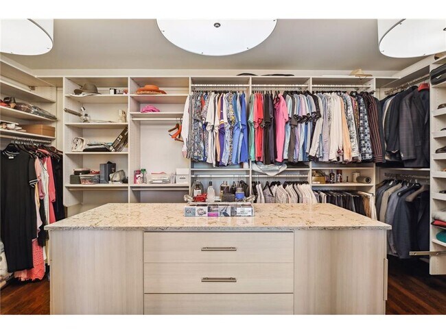 Building Photo - 201 S 11th St