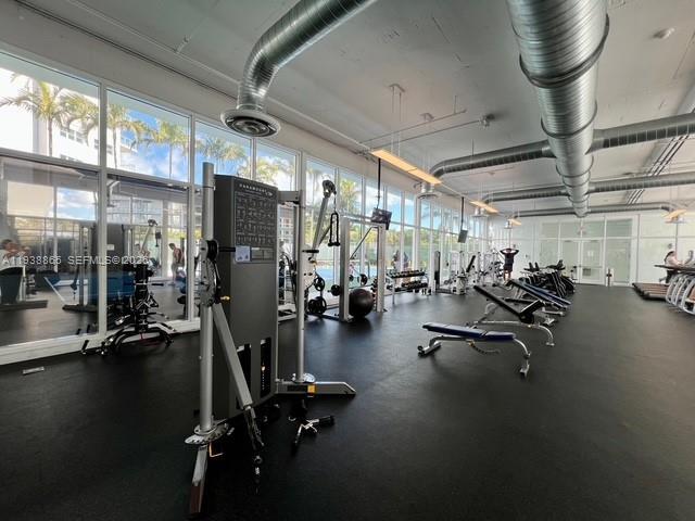 Building Photo - 14951 Royal Oaks Ln