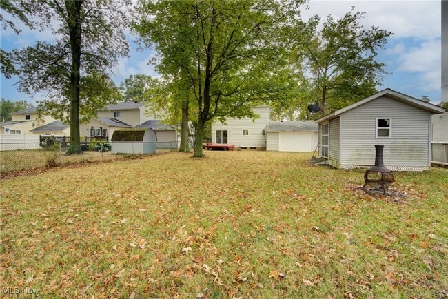 Building Photo - 38109 Poplar Dr