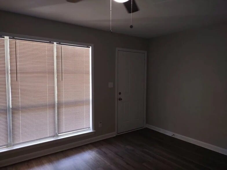 Building Photo - 1630 Edgechester Ave