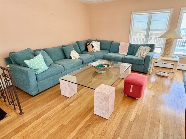 Building Photo - 124 Manomet Ave