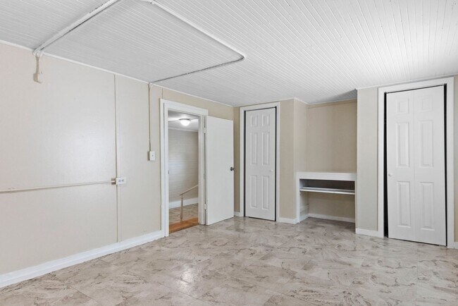 Building Photo - 344 35th St S