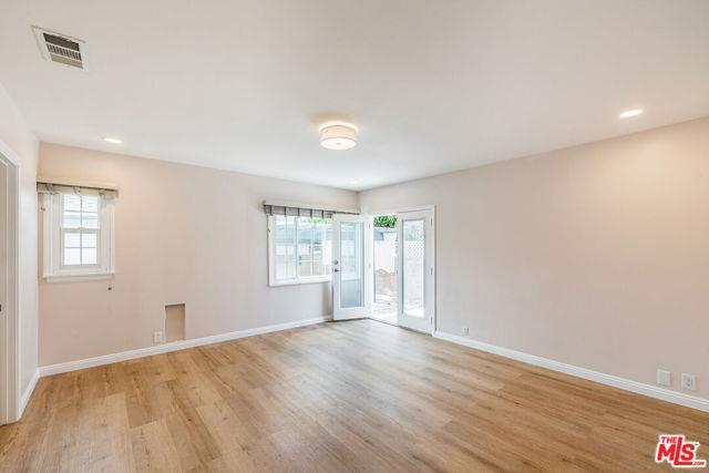 Primary Photo - 2537 Cotner Ave