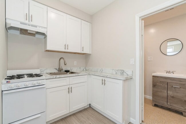 Building Photo - 40 Beacon Ave