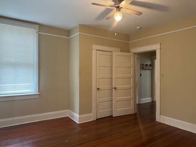 Building Photo - 405 Langhorne Ln