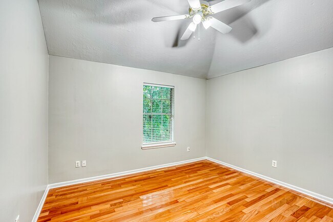Building Photo - 12831 Pheasant Lake Ct
