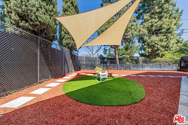 Building Photo - 5631 La Mirada Ave