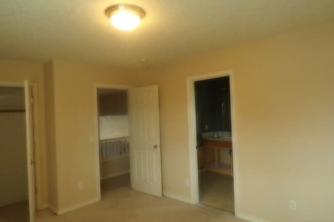 Building Photo - 15311 SE Bybee Dr