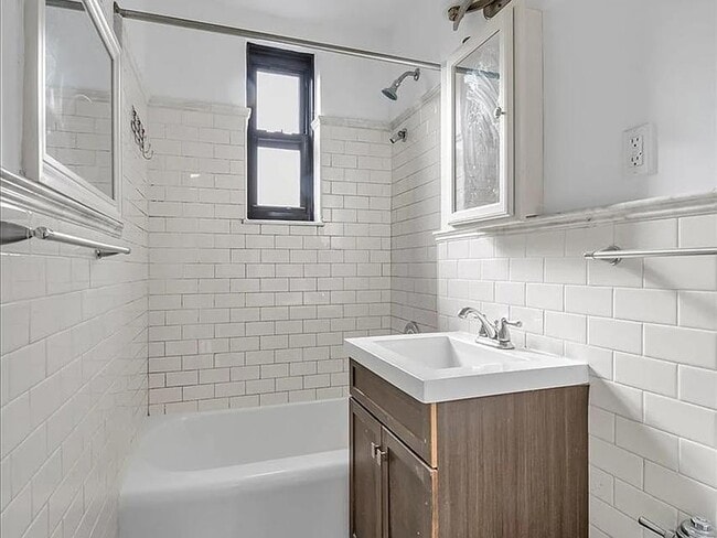 Building Photo - 50 Shore Blvd