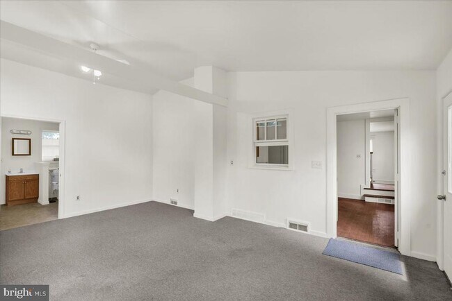 Building Photo - 144 E Baumstown Rd