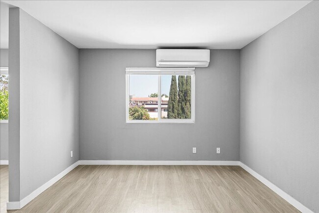 Building Photo - Beautiful One Bedroom Apartment In the Hea...