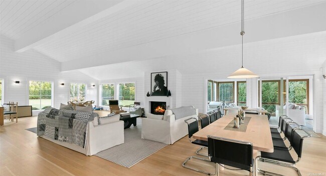 Building Photo - 14 Oak Meadow Ln