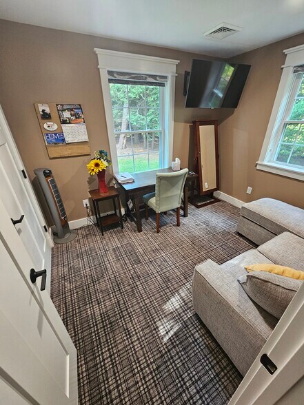 Building Photo - 435 High St