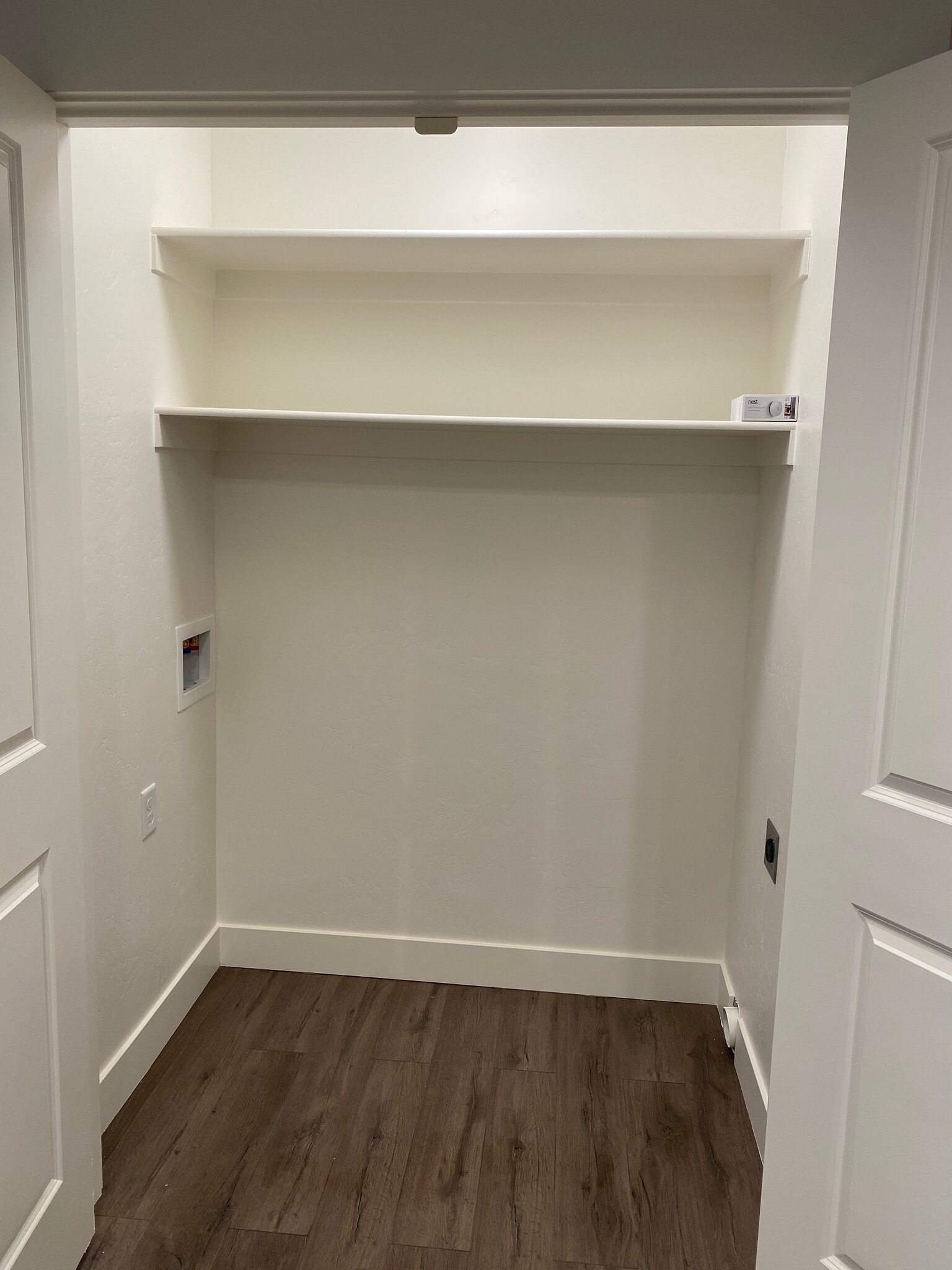 Laundry room w/ dryer and washer hookups - 2626 W 450 N