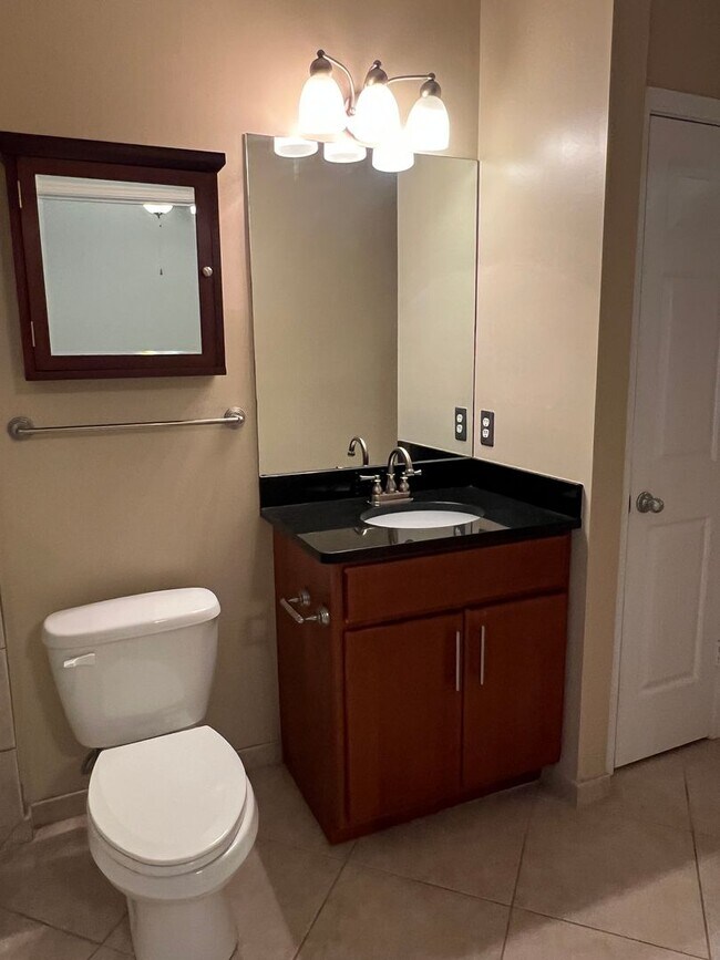 Building Photo - Upgraded First Floor Condo - Estate at Wes...