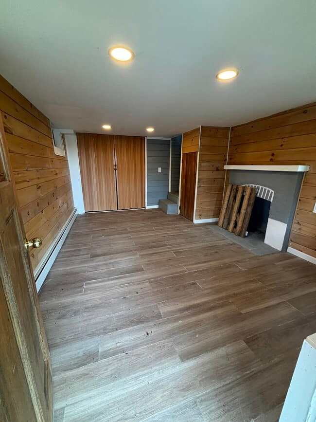 Building Photo - 36 Maple Trl