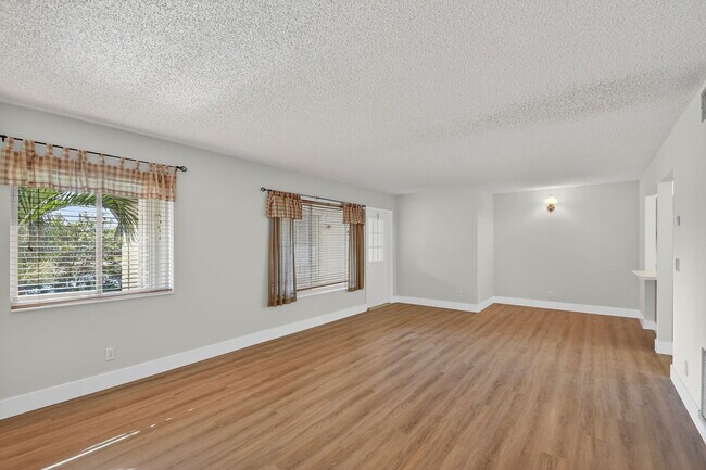 Building Photo - 4996 Sable Pine Cir