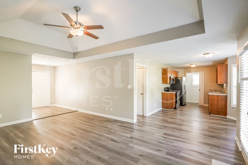 Building Photo - 6009 Pleasant Hill Dr