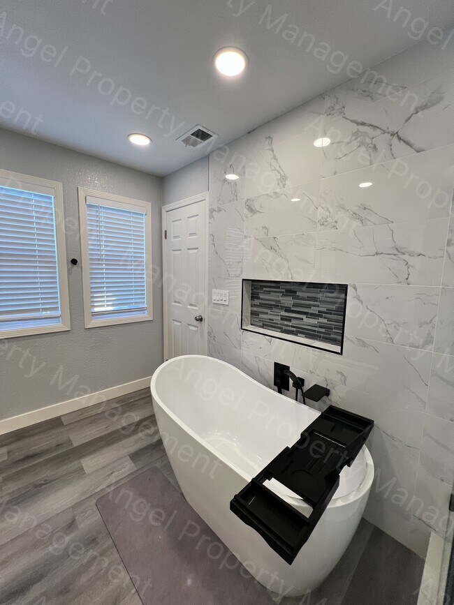 Building Photo - 5221 Moonlight Way