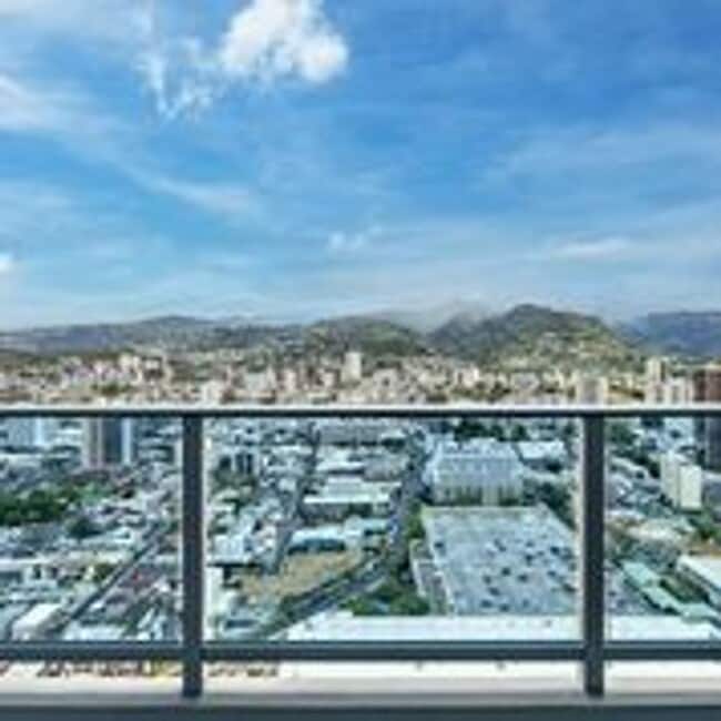 Building Photo - Penthouse 1-bedroom with 2-Parking!