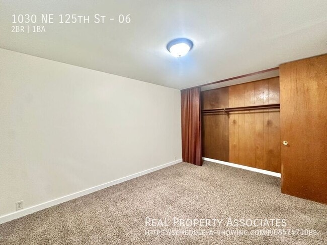 Building Photo - 1030 NE 125th St