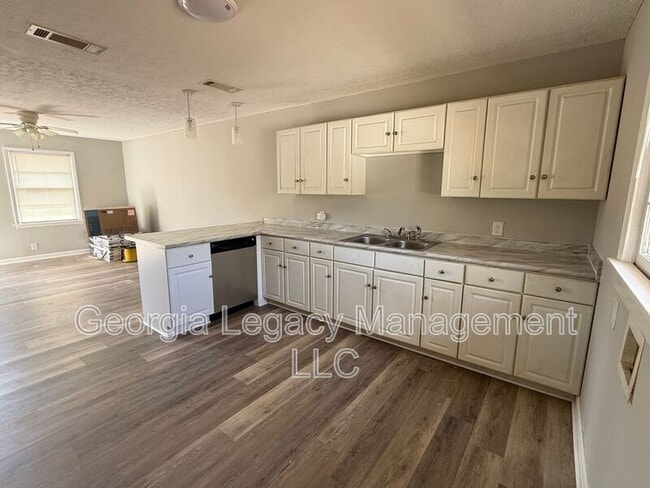 Building Photo - 468 Taylor St