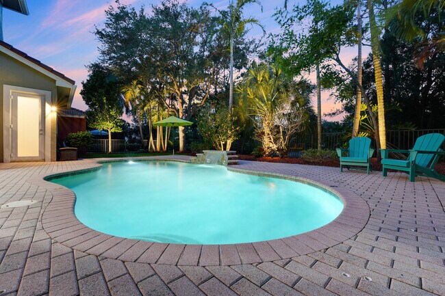 Building Photo - 127 Via Castilla