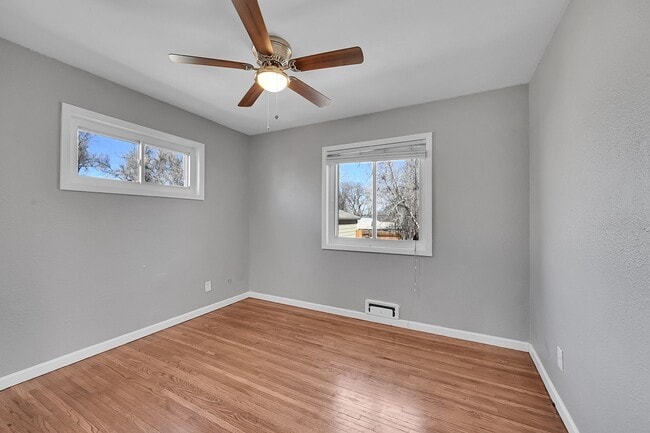 Building Photo - 5635 E Nebraska Way