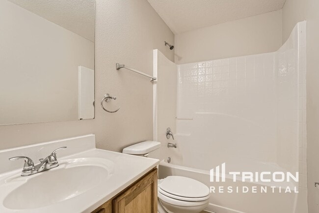 Building Photo - 17017 Lixberry Way