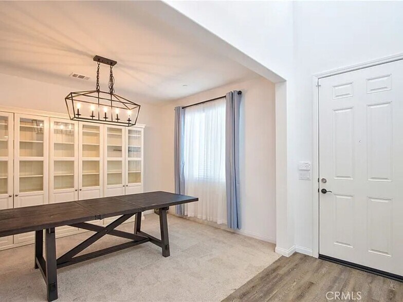 Building Photo - 33022 Clairette Ct