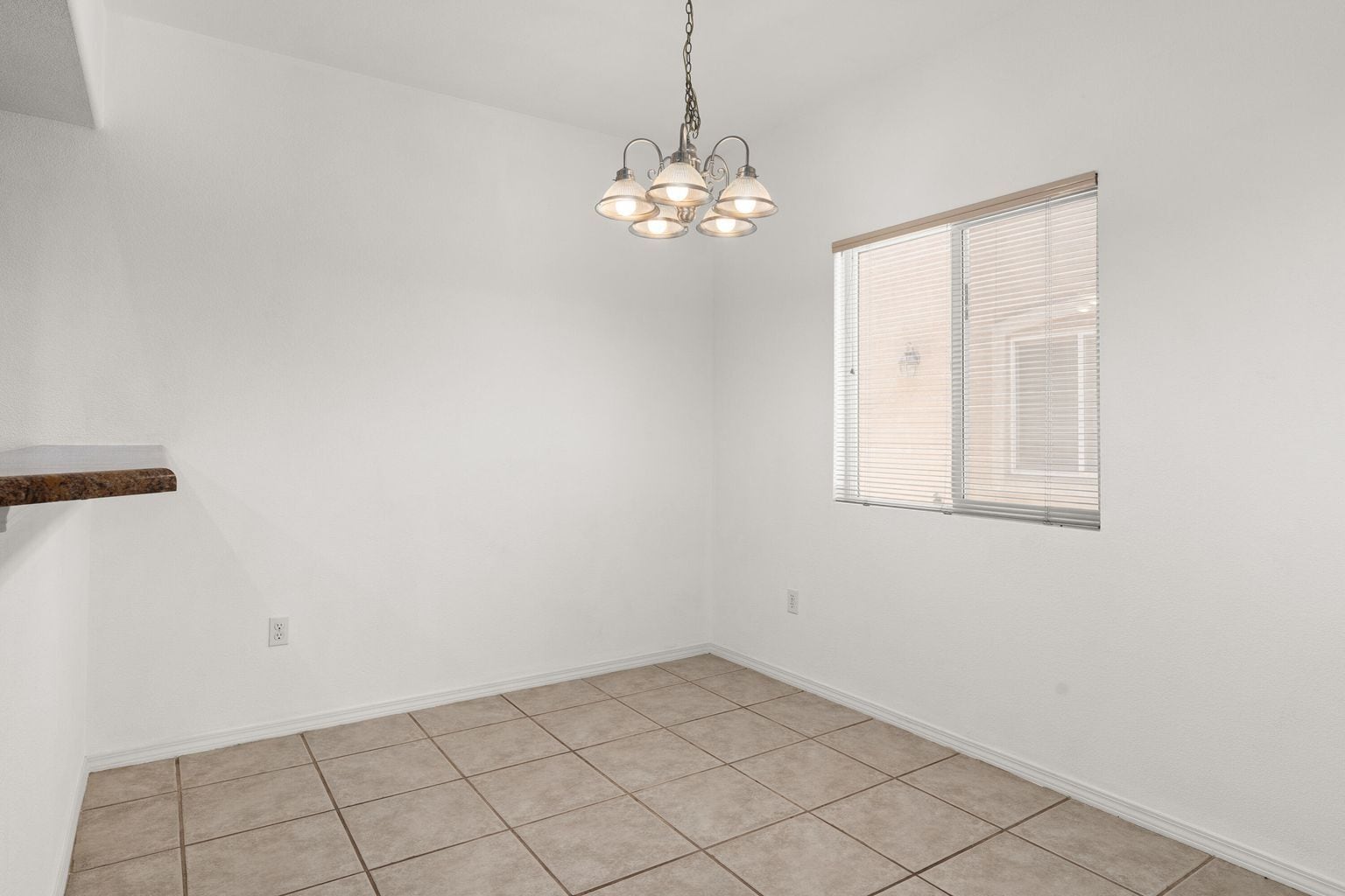 Dining room - 6800 Vista del Norte Rd NE