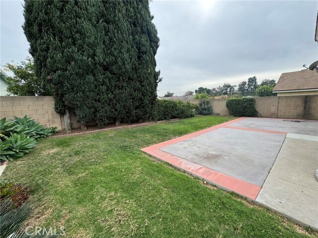 Building Photo - 2448 Flora St