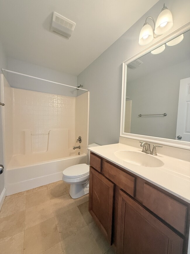 Building Photo - 34 Wintergreen Dr