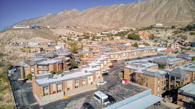 Building Photo - 4433 N Stanton St