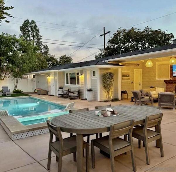 Building Photo - 301 7th St