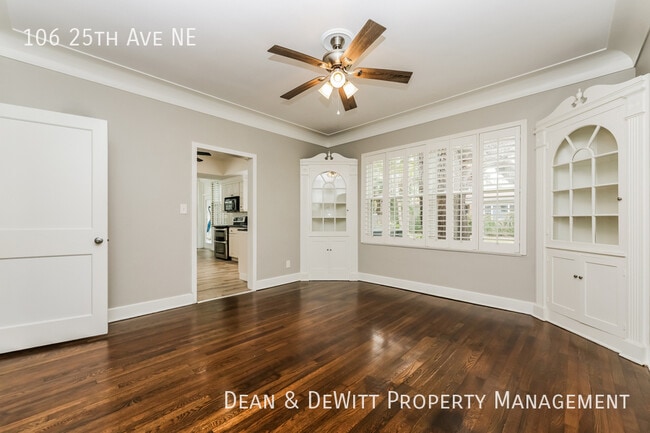 Building Photo - 106 25th Ave NE