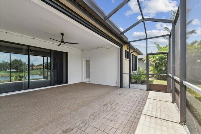 Building Photo - 5303 Moon Shell Dr