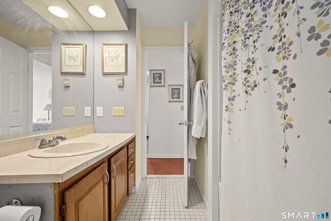 Building Photo - 237 Willow Springs