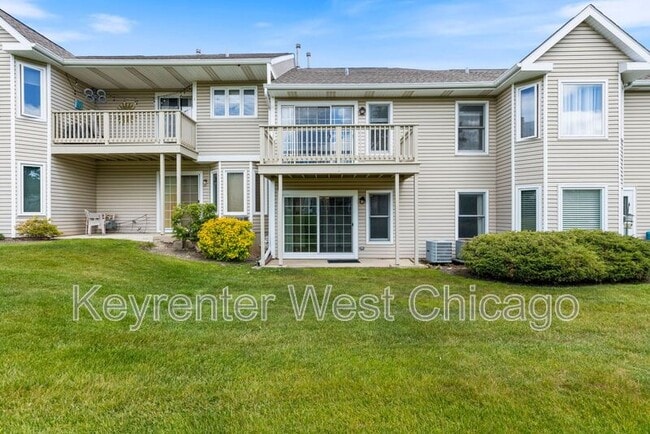 Building Photo - 1851 Fox Run Dr