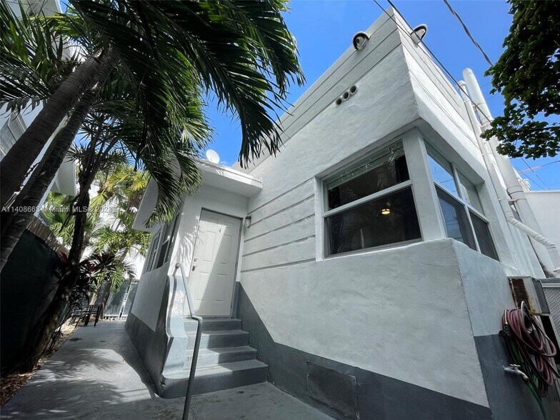 Building Photo - 730 8th St