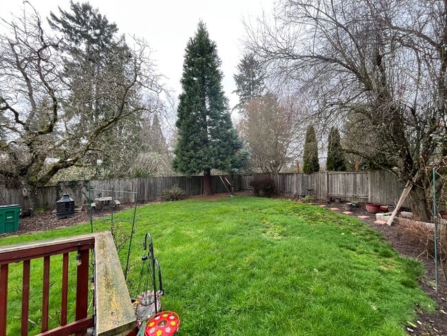 Building Photo - Beautiful 3 Bed, 2.5 Bath House in Central...