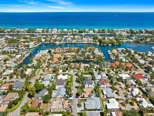 Building Photo - 2754 NE 31st Ct