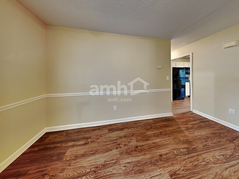 Building Photo - 5 Stonington Way