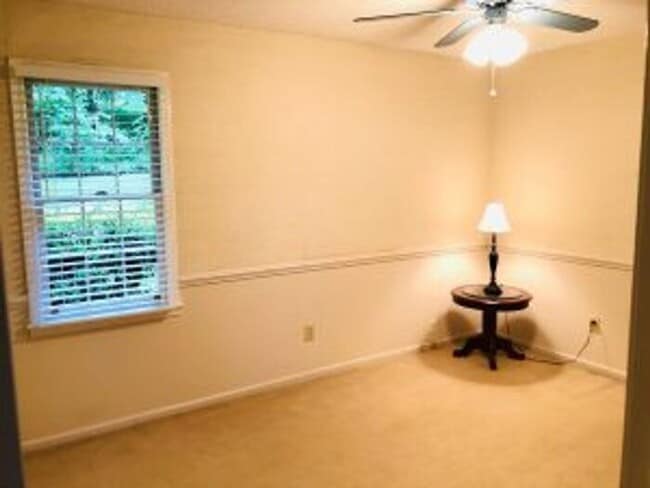 Building Photo - 517 Coldstream Dr