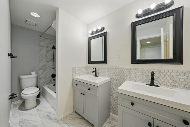 Building Photo - 4144 Greystone Way