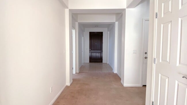 Building Photo - Great single story home 4 beds 3 baths in Henderson